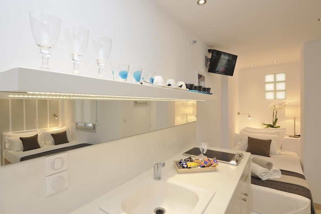 Romantica Suites เนาซา ห้อง รูปภาพ