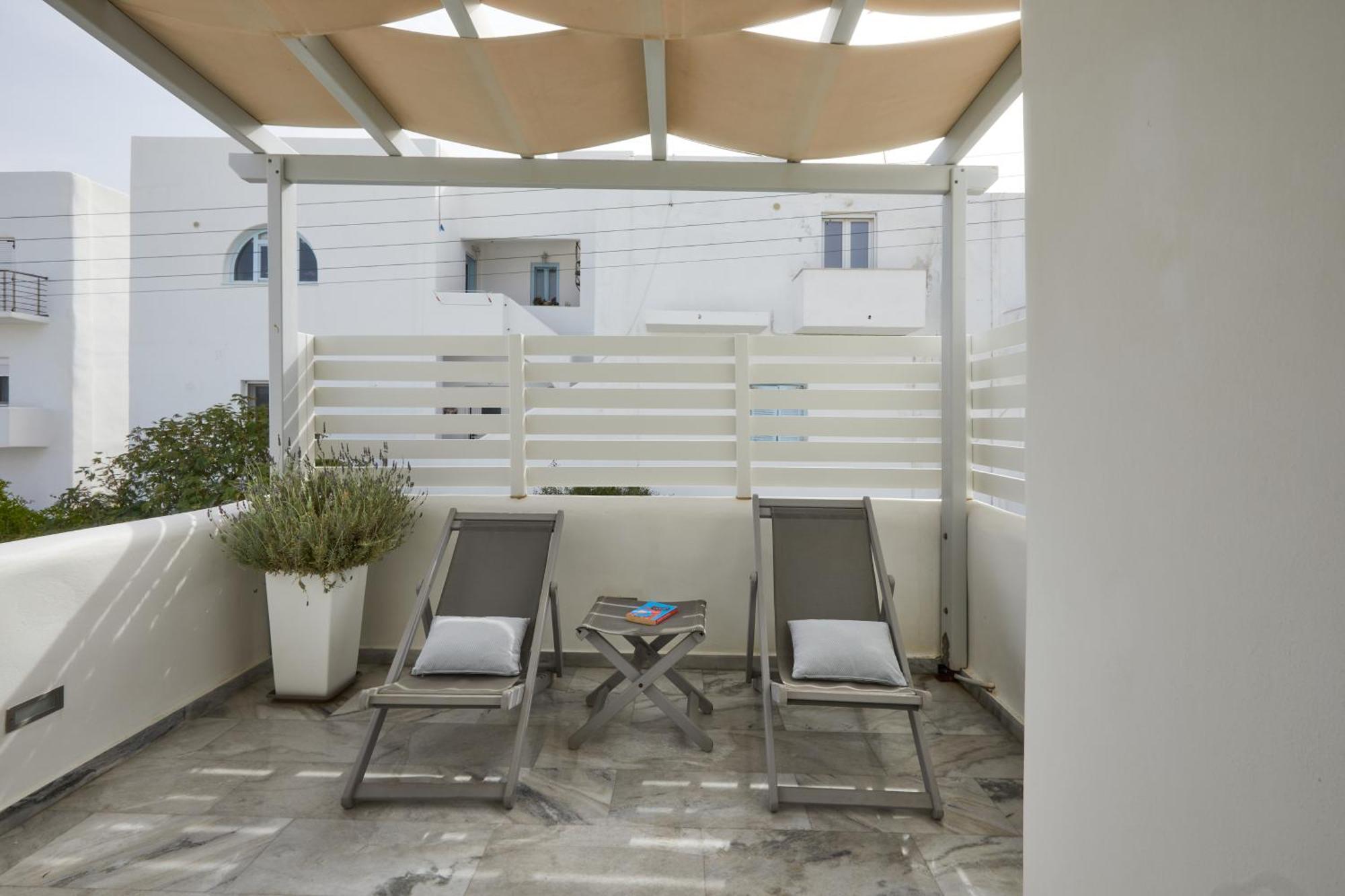Romantica Suites เนาซา ภายนอก รูปภาพ