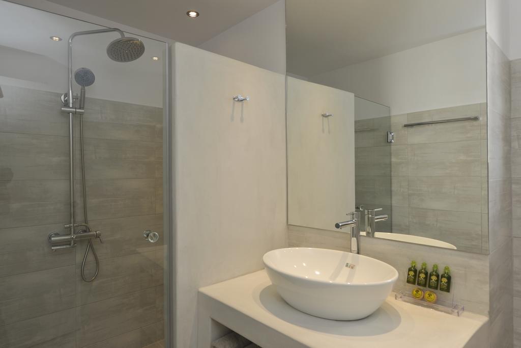 Romantica Suites เนาซา ห้อง รูปภาพ