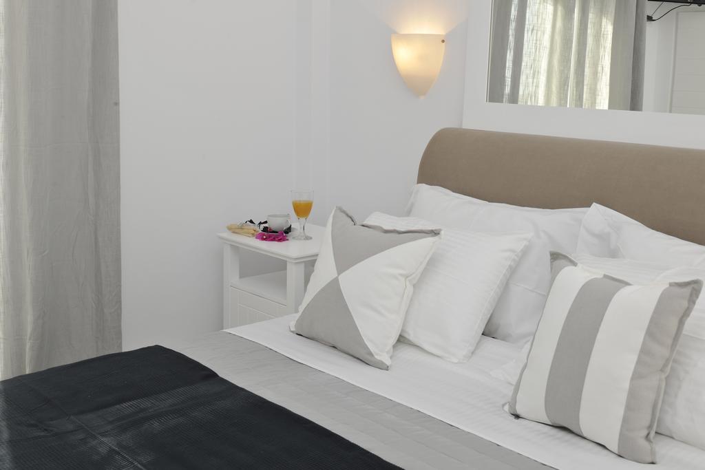 Romantica Suites เนาซา ห้อง รูปภาพ