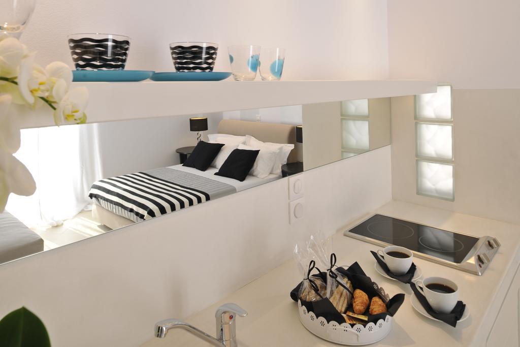 Romantica Suites เนาซา ห้อง รูปภาพ