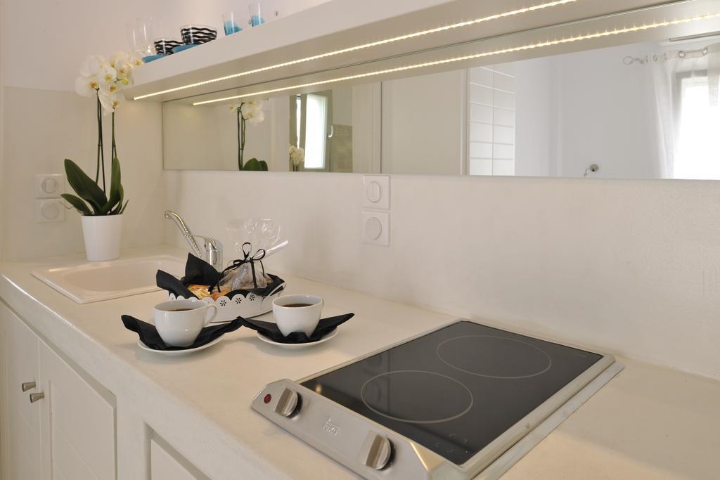Romantica Suites เนาซา ห้อง รูปภาพ